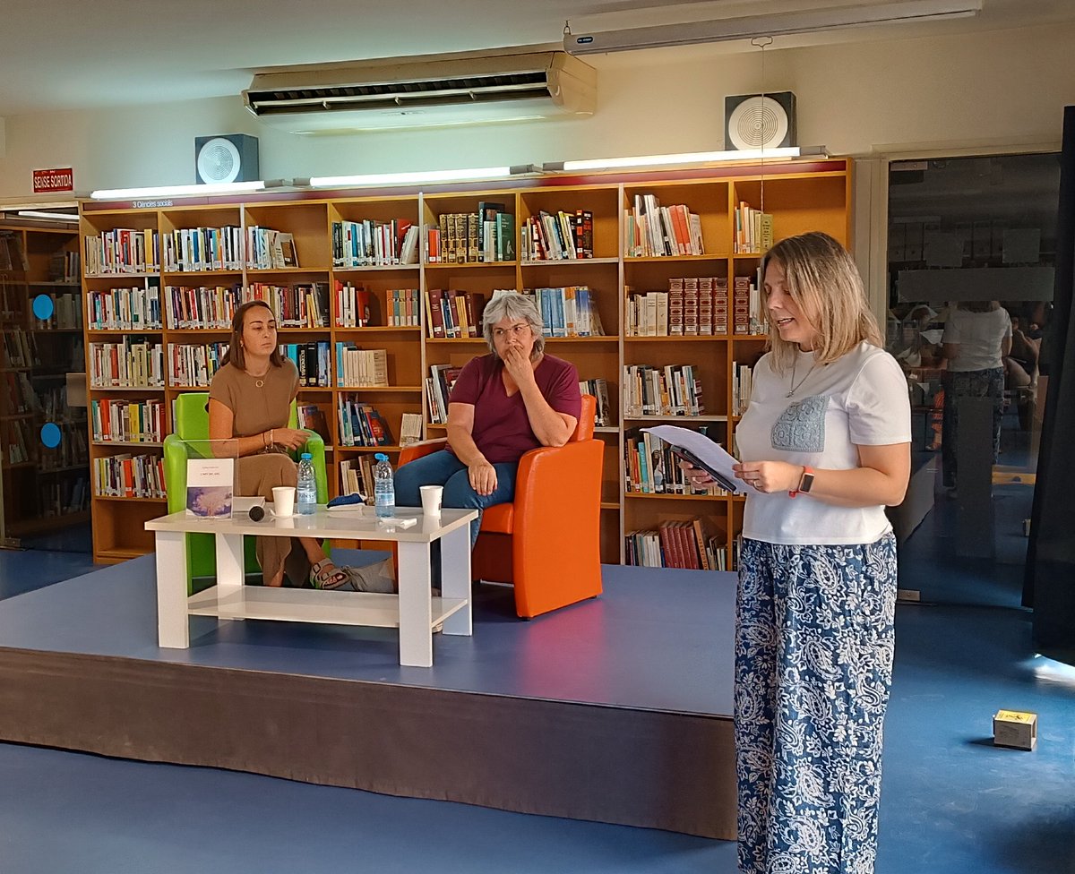 BibliotecaFlix's tweet photo. Aquesta tarda es presenta a la @BibliotecaFlix         "𝑳'𝒂𝒏𝒚 𝒅𝒆𝒍 𝒈𝒆𝒍" de Glòria Tomàs Nus. Juntament amb la professora Maria Franquet- Roca ens aproparem al contingut d'aquesta novel·la.
@AjuntamentFlix 
@CERE_RIBERA  
#quefemalesbiblios https://t.co/2b1B77a0m8