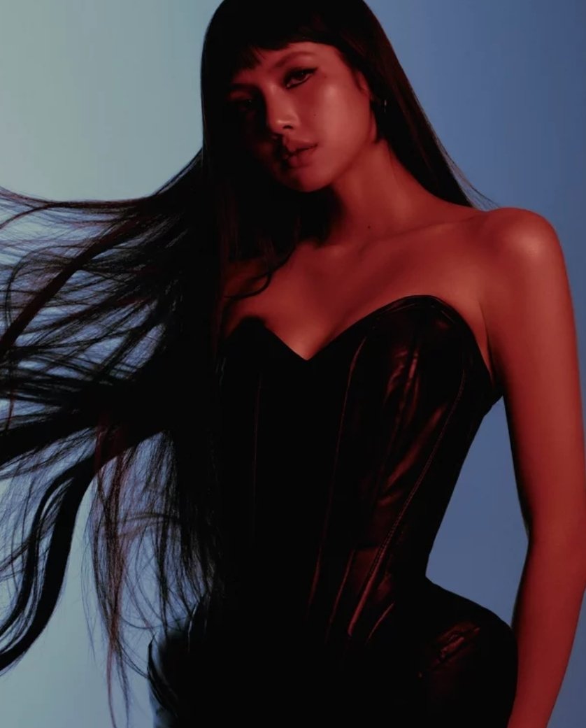 AboutMusicYT's tweet photo. Lisa opens up about dating culture in the kpop industry:

"In K-pop culture, we can’t date. If you're seeing someone and you get caught by paparazzi, your popularity drops. When I was younger, I had a few relationships, but we had to hide when we're dating. I didn't want my dating to be the thing that hurts Blackpink's popularity."