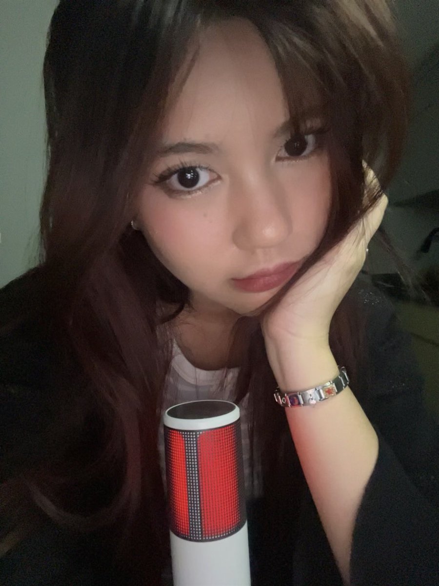 indiraseruni__'s tweet photo. thankuuu udah nemenin aku yappinggggg!!! see u next live<3 https://t.co/WWt47atDOj