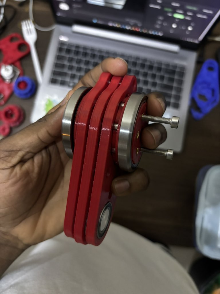 CharisOyerinde's tweet photo. 3 phase cyclodial drive inspired by MishinMachine on YT https://t.co/Z8fbkPOBLK