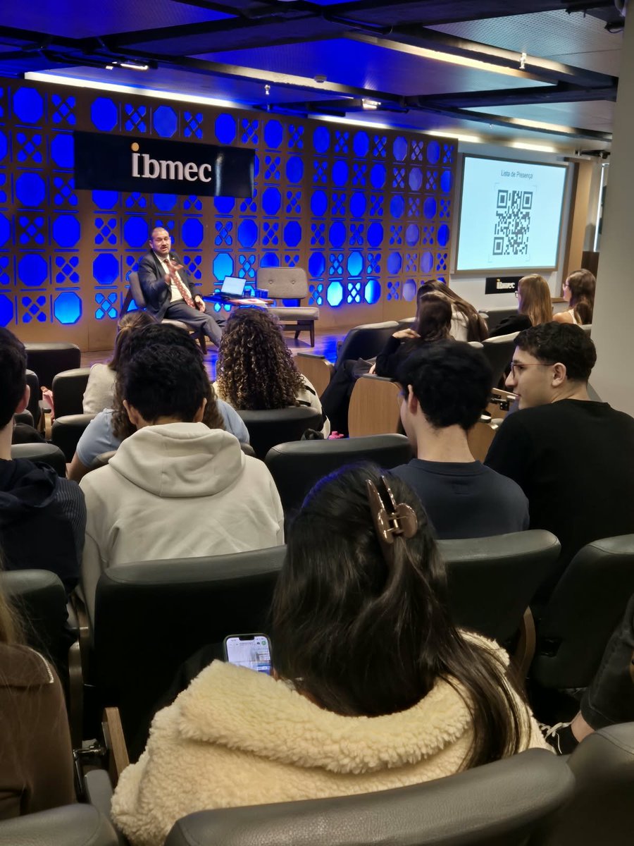 gavin_nj's tweet photo. Great conversations yesteday with future international affairs professionals #IBMEC Always fun to share my career path and to shed some light on the the nuts and bolts of how we advance the Canada-Brazil partnership, with such thoughtful questions and fresh perspectives! 🇨🇦 🇧🇷 https://t.co/h3i95G48M7