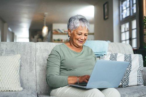 5Jacoba's tweet photo. In the past six months, 7% of retirees returned to work, AARP research found. Many cited financial pressures, while others got back on the job for personal fulfillment. https://t.co/l7pvnb95S1 https://t.co/rL9bDJwSI5