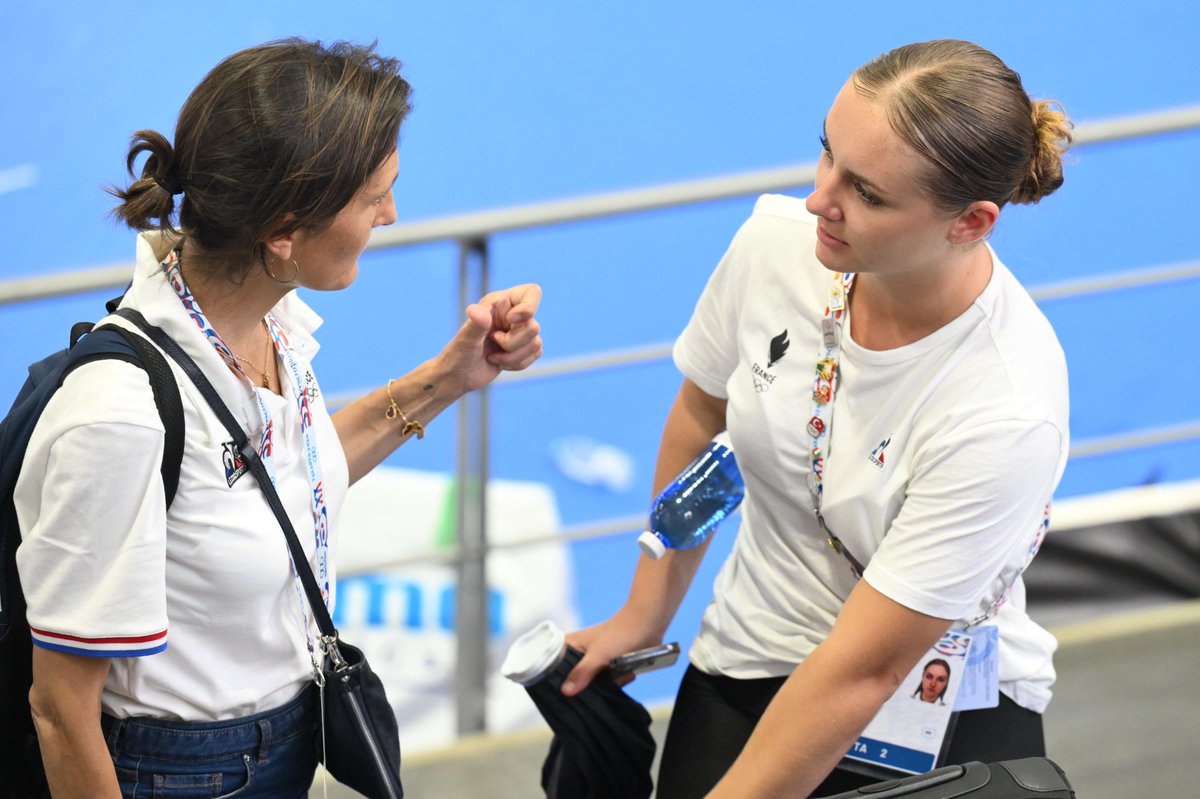FranceOlympique's tweet photo. [#Taranto2026]
Aujourd'hui, la présidente du #CNOSF, @AOC1978, était aux côtés des équipes de France de karaté, de tennis de table et d'athlétisme engagées aux Jeux Méditerranéens de Tarente 2026.

L'occasion de mesurer le potentiel de la délégation tricolore, dans cette compétition bien organisée et de célébrer de belles médailles ! Allez les bleus ! 🇫🇷