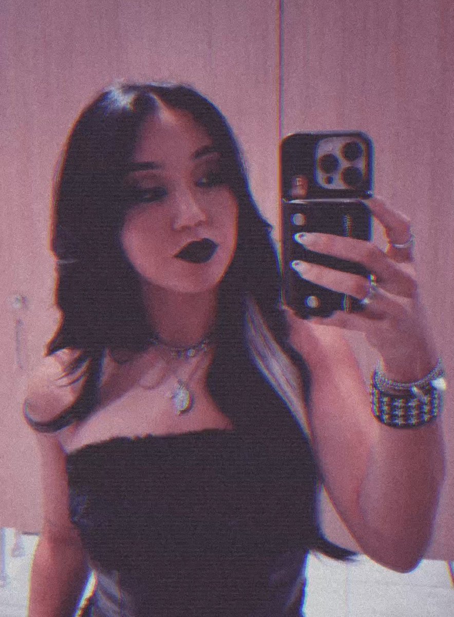 ProdigyCloud's tweet photo. ⋆.˚ ᡣ𐭩 .𖥔˚ 

bathroom selfies are the best… no one truly knows what goes on behind closed doors 🤭 https://t.co/ispXvwX9hT