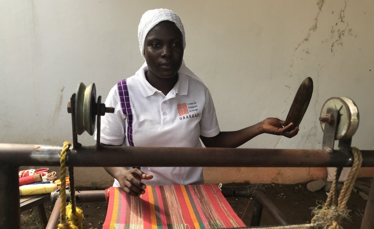 allafrica's tweet photo. Garoua Textile Centre Takes Early Steps To Empower Young Women: https://t.co/uOGGPLFUyi #Cameroon #CottonToCloth https://t.co/Y5gS5fp0hC