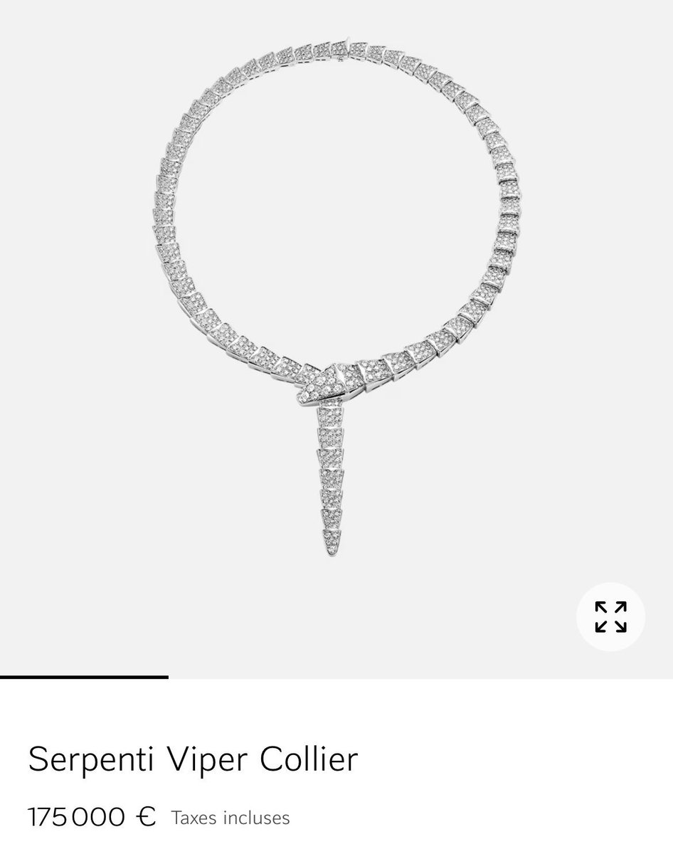 LaTwitchance's tweet photo. Léna Situations aurait porté un collier estimé à 175 000 € lors de son passage à l’Accor Arena pour son dernier Vlog d’Août… et ça affole la toile ! 😳 https://t.co/MnLEww8z1V
