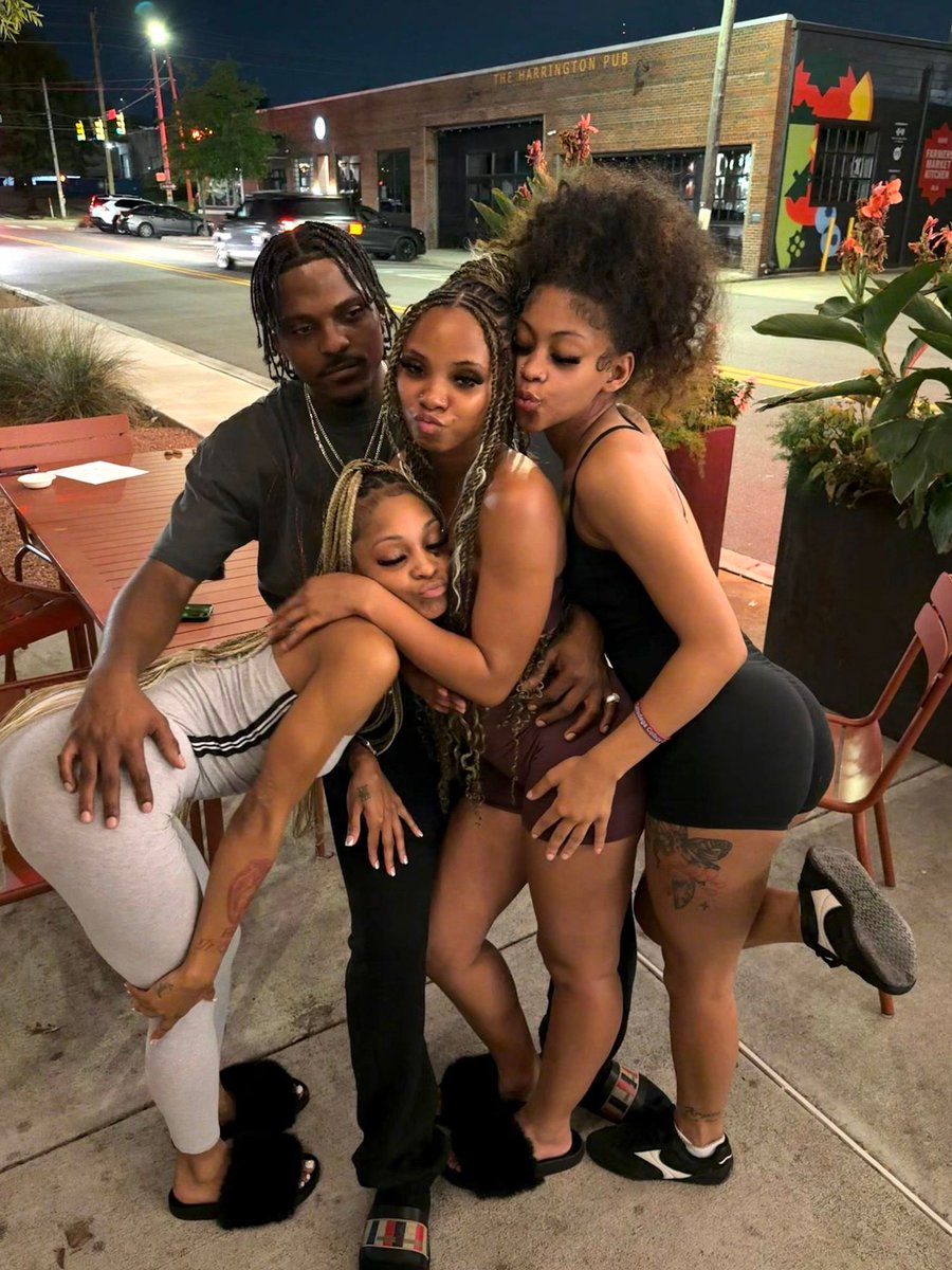 BosslifeB_'s tweet photo. I Won 🏆 #bestpolyfamily #bossway

#polyrelationship #polygamy #sisterwives https://t.co/RRQLOqxYpI