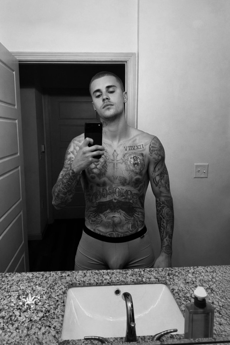 Maxduro35's tweet photo. VOLVIOO PAPIII BBS‼️‼️

🔴~Y más follandose a las madres de mis pequeñas fans…
#sexrol #chile #rol #justinbieber #Tulon https://t.co/AQYc7yJaUe