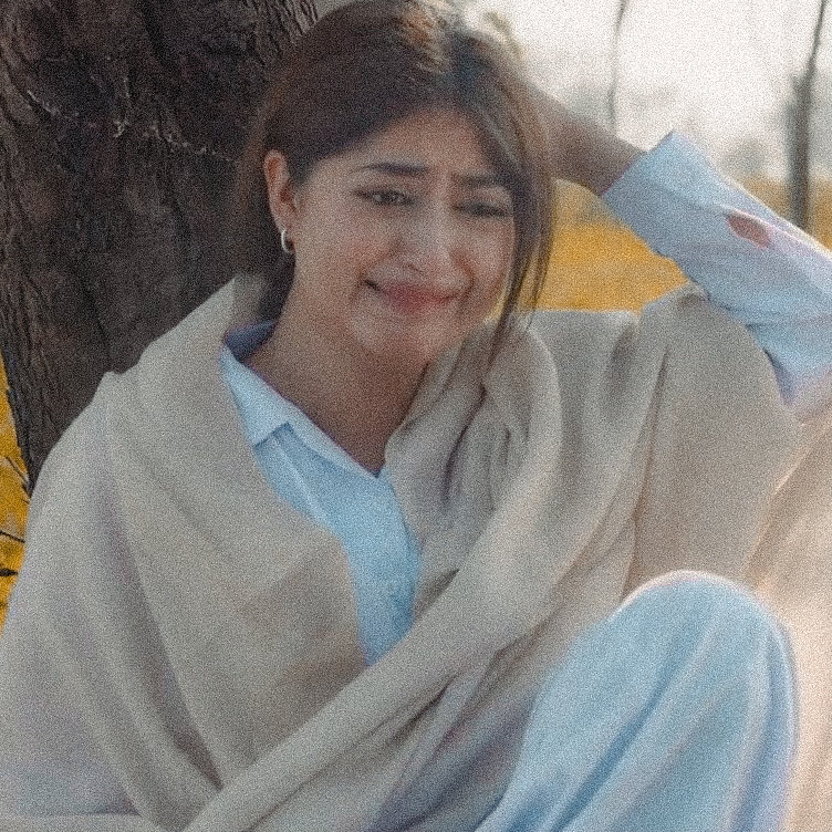 retrocorefilms's tweet photo. sajal aly really does not know how to give the same performance twice like INSANEEE RANGE #zanjeerain https://t.co/iZnsxenALl