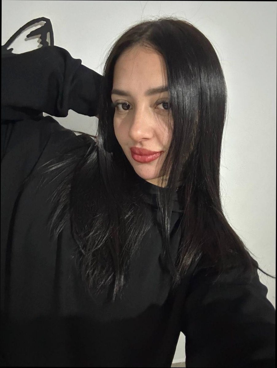EmiliaHallope tweet picture