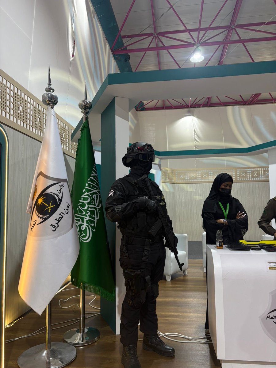 Refhci's tweet photo. #الملتقى_العلمي_26
#جامعة_أم_القرى
أتقدم  بجزيل الشكر والامتنان لجامعة أم القرى على إقامة وتنظيم الملتقى العلمي لأبحاث الحج والعمرة👏🏾 https://t.co/BiHoRKBwWg
