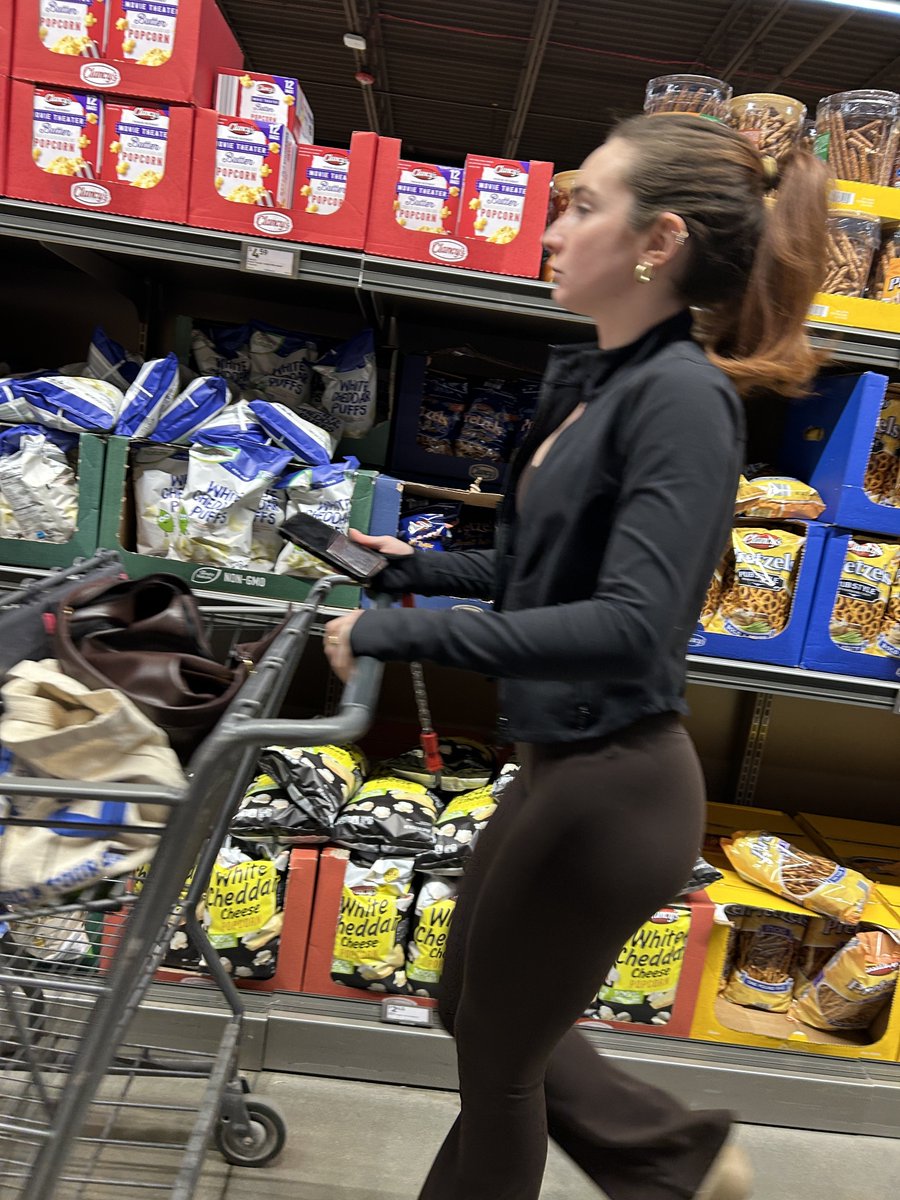 AsstasticX's tweet photo. Who loves shopping for 🍑s?

#wankchat
#peach
#candid
#gooner 
#asstasticx https://t.co/ejQCcPJV3P