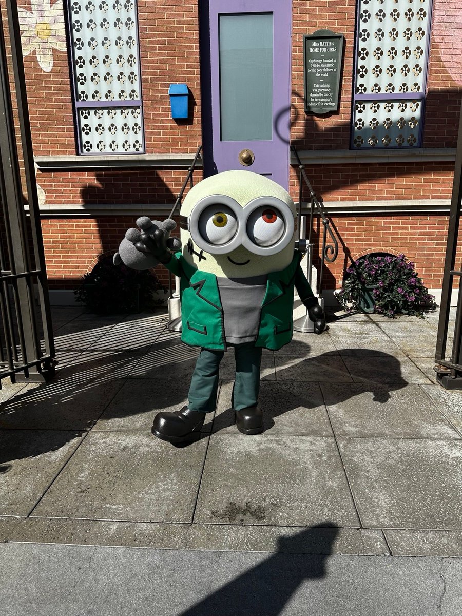 insideuniversal's tweet photo. FrankenBob is back! @UniStudios https://t.co/l4Us2wgJc2