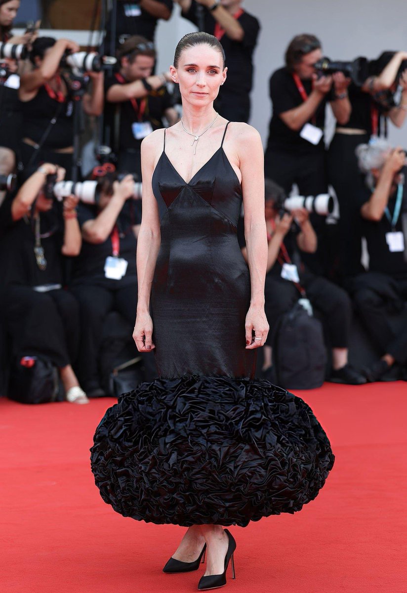 femrooney's tweet photo. Rooney Mara wears Louis Vuitton to the ‘Bucking Fastard’ premiere at the Venice Film Festival #Venezia83 https://t.co/fbZNzPN6yh