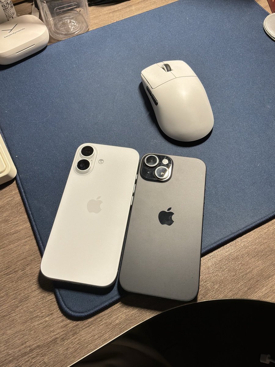 LyricEpicDTM's tweet photo. My New Gear
first time to buy a new phone for myself ✌️ https://t.co/S0pUTBRN2i