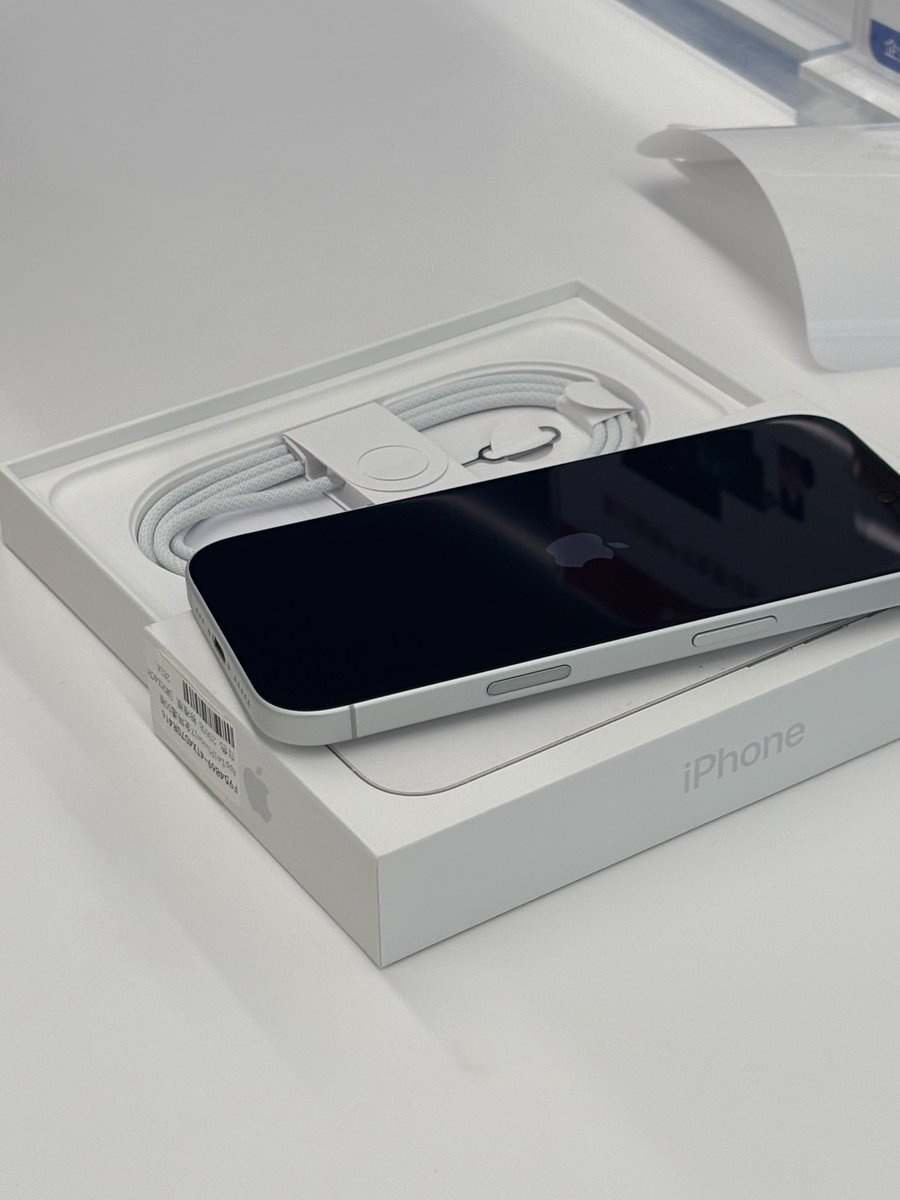LyricEpicDTM's tweet photo. My New Gear
first time to buy a new phone for myself ✌️ https://t.co/S0pUTBRN2i