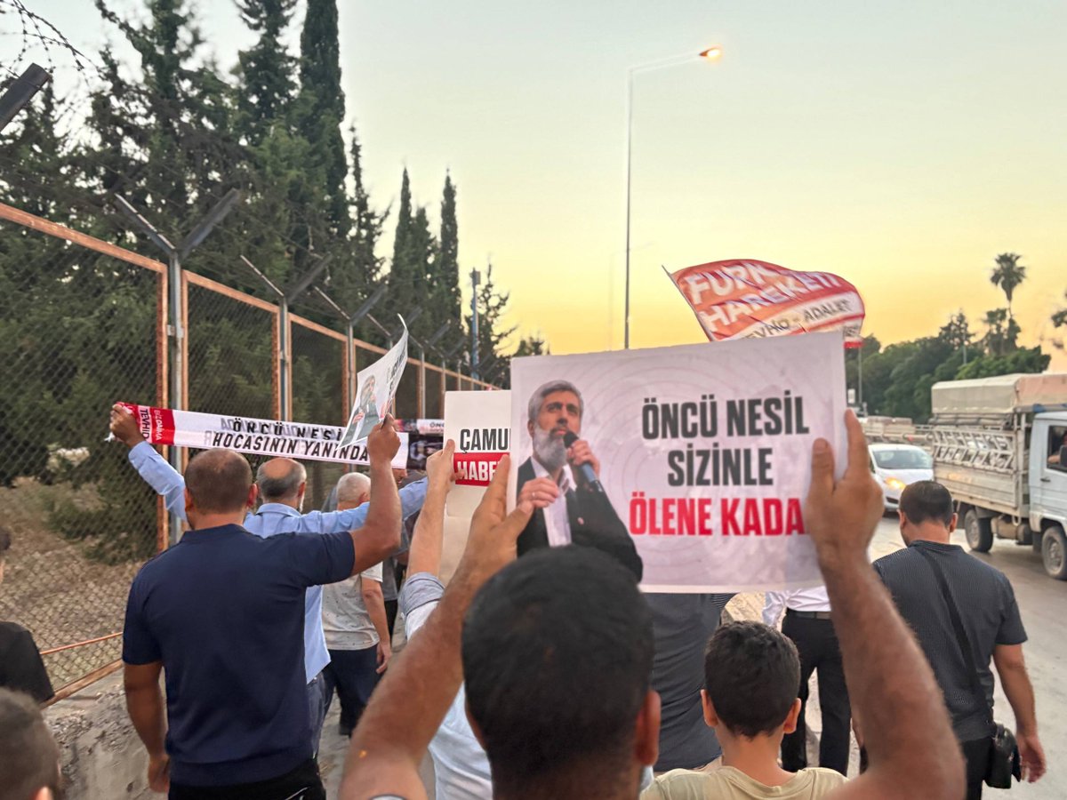 fhoncunesil's tweet photo. Özgürlük mücadelemiz devam ediyor! 

Furkan Hareketi mensupları olarak haksız bir şekilde tutuklanan Alparslan Kuytul Hocaefendi, Semra Kuytul Hocahanım ve çok sayıda Furkan Hareketi mensubu kardeşimiz için özgürlük yürüyüşü ve adalet bekleyişi gerçekleştirdik.

AlparslanHocaya Özgürlük 
SemraHocaya Özgürlük 
FurkanHareketi Tertemizdir 

📍Adana