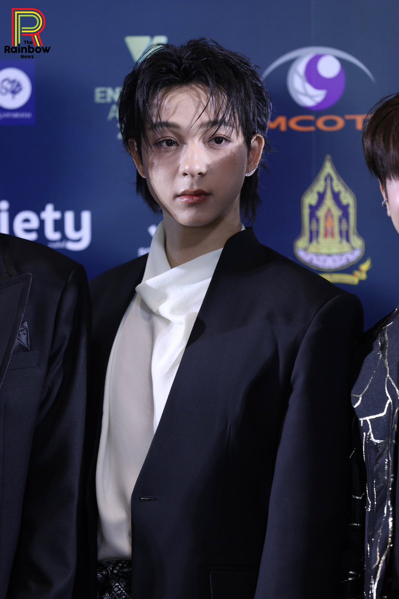 RainbowNewsent's tweet photo. " บาส  หัสณัฐ " ในงานประกาศรางวัล " Y Entertain Awards 2026 " 🖤📸

BBAS Y ENT AWARDS 2026 

#YentertainAwards2026
#บาสเด็กอ้วนที่แท้จริง #bbasjtr https://t.co/5JGUrfTVwT