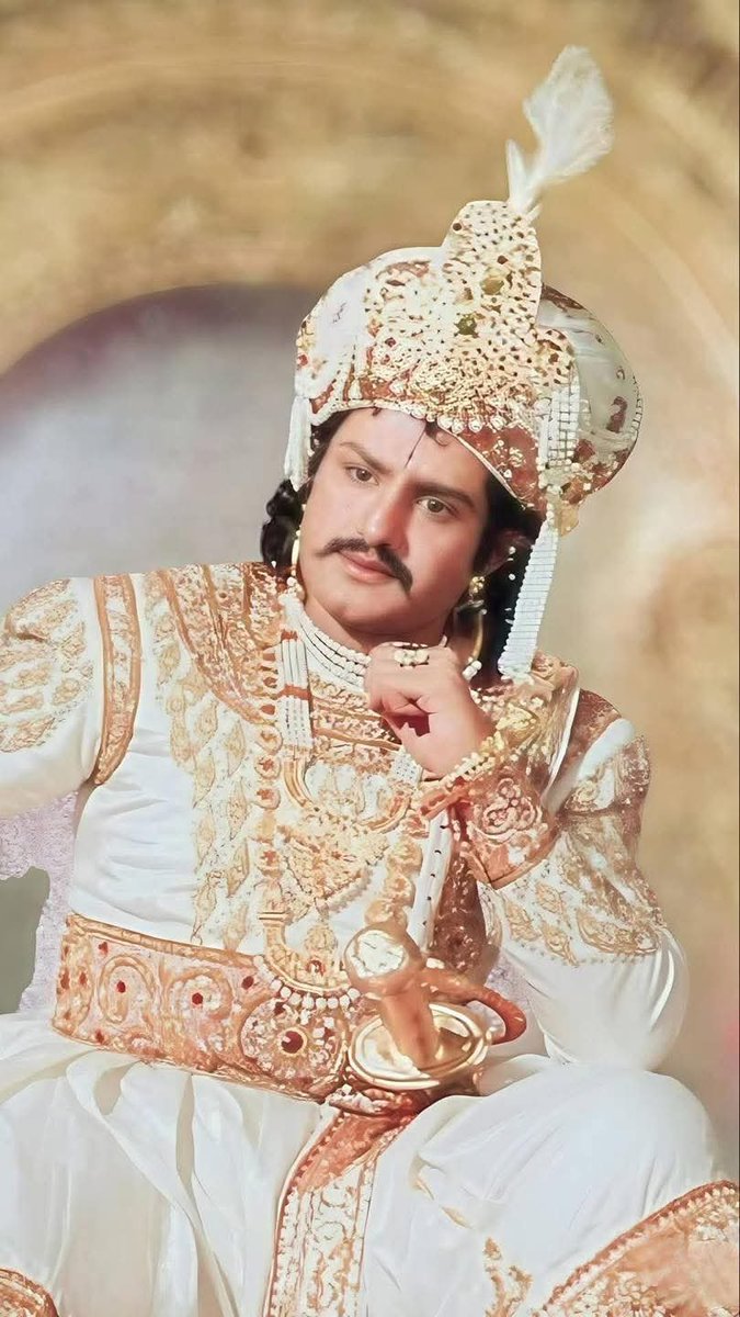 Balayya_Garu's tweet photo. Maku telisina one and only Krishna Devaraya 😍❤️

Aa Royalty 🦁👑

#Devaraya #NandamuriBalakrishna https://t.co/9AqnqtkDFU
