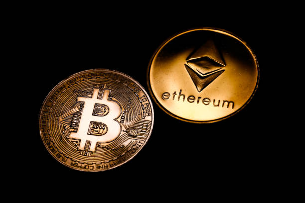 SorelleMoonl's tweet photo. Most large allocators still treat them as one “crypto” bucket.That’s changing slowly. The ones doing the work are starting to ask which risk they’re actually underwriting — monetary premium or network usage. https://t.co/hJQSywhNrI