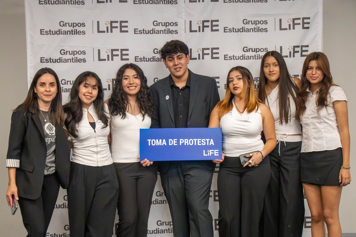 TECcampusLAG's tweet photo. Estudiantes de PrepaTec y profesional formaron parte de la toma de protesta de Grupos Estudiantiles para dar inicio a un nuevo semestre lleno de proyectos. 

¡Mucho éxito Borregos! https://t.co/jj7UFLW8zy