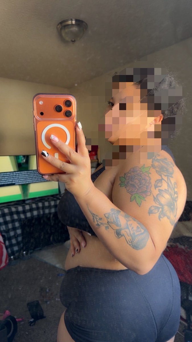 amijenaee's tweet photo. am i thicc or fat? https://t.co/k4ets5fvF6