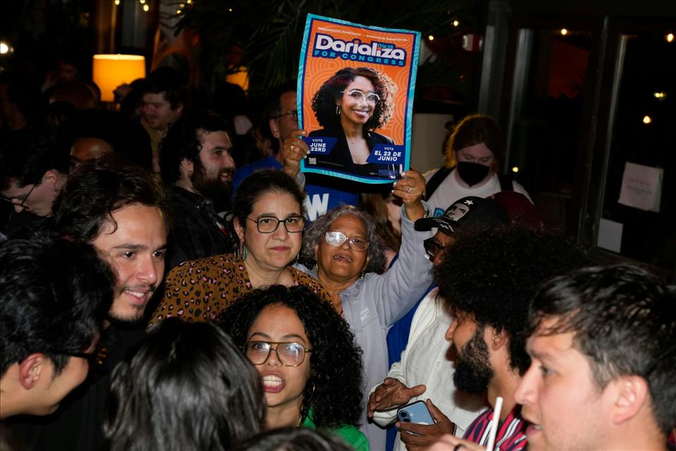 MENAFN's tweet photo. From The Freedom Caucus To The Democratic Socialists, Small Groups Inside Parties Can Wreak Havoc With Leaders' Agenda In Congress #Freedom #Caucus #Democratic #Socialists, #Small #Groups #Inside #Parties #Wreak #Havoc #Leaders' #Agenda #Congress #USA… https://t.co/TDWtKlifjC https://t.co/vebiKsREHo