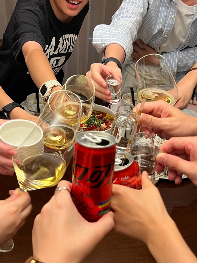 BascouGregory's tweet photo. Reunited with my favorite chaos crew after way too long—laughs loud enough to fill the whole room, and not a single awkward lull in sight , https://t.co/lpKfQCMw5m