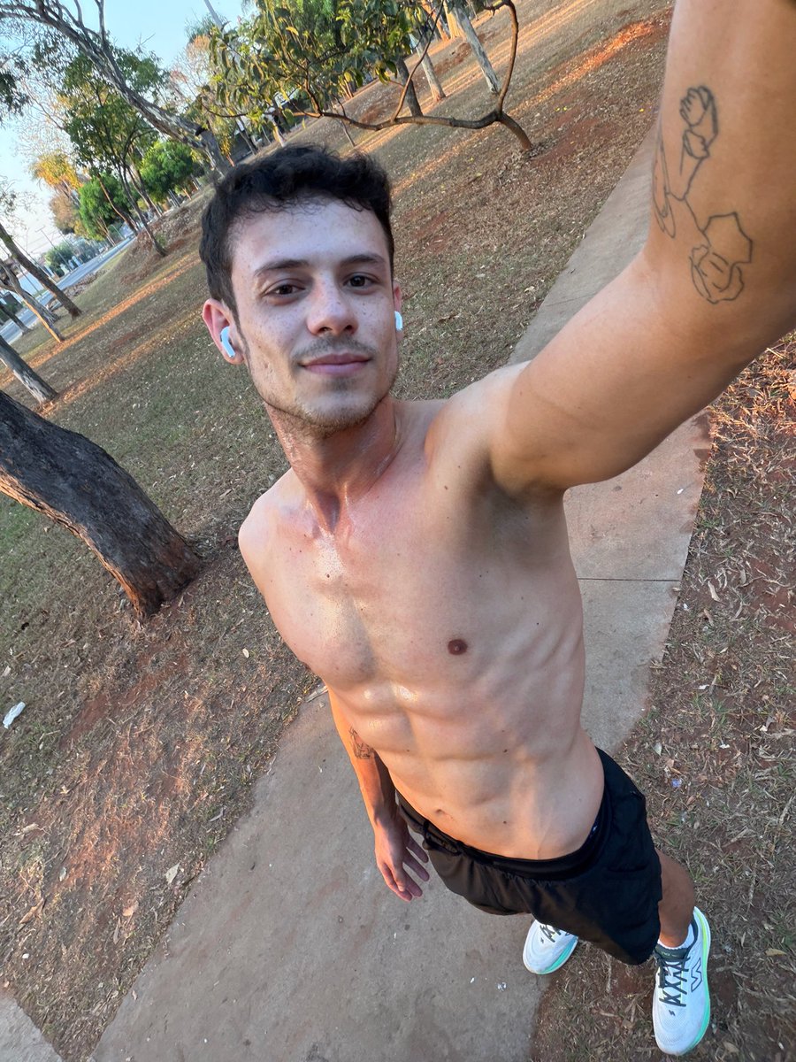 kxetes's tweet photo. 💦💦 pós corrida https://t.co/3p1m0nS8kP