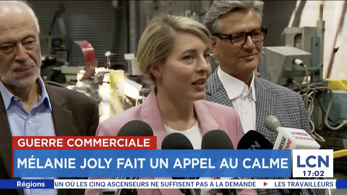 boissoal's tweet photo. Mélanie Joly fait une sortie pour en appeler au calme.

Vous savez pourquoi? Parce que Bernard Drainville a dit des gros mots sur une radio de Québec, pour tenter de créer une diversion de tous les scandales qui touchent la CAQ en parlant davantage de Donald Trump.

Comment ne pas faire le lien avec les révélations d’hier du Journal de Montréal à l’effet que la campagne de Christine Fréchette est organisée par un obscur think tank lié à Mélanie Joly et au Parti libéral du Canada?

Le fédéral dépense des milliards au Québec depuis des mois, alors qu’il n’a jamais consenti aux demandes « vitales » de la CAQ pendant huit ans.

Comment ne pas voir la coordination entre la CAQ et le PLC et l’ingérence du fédéral dans cette élection québécoise?