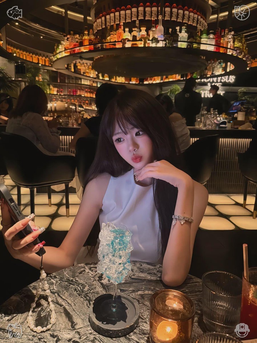 Dhemuch1's tweet photo. Avoid seeking approval from unfamiliar people to feel whole and worthy. Your intrinsic value remains unaffected by others' transient views and their ever-changing daily emotions.🥥A game for siblings, featuring stages, has been released. https://t.co/rLjKNWgTir