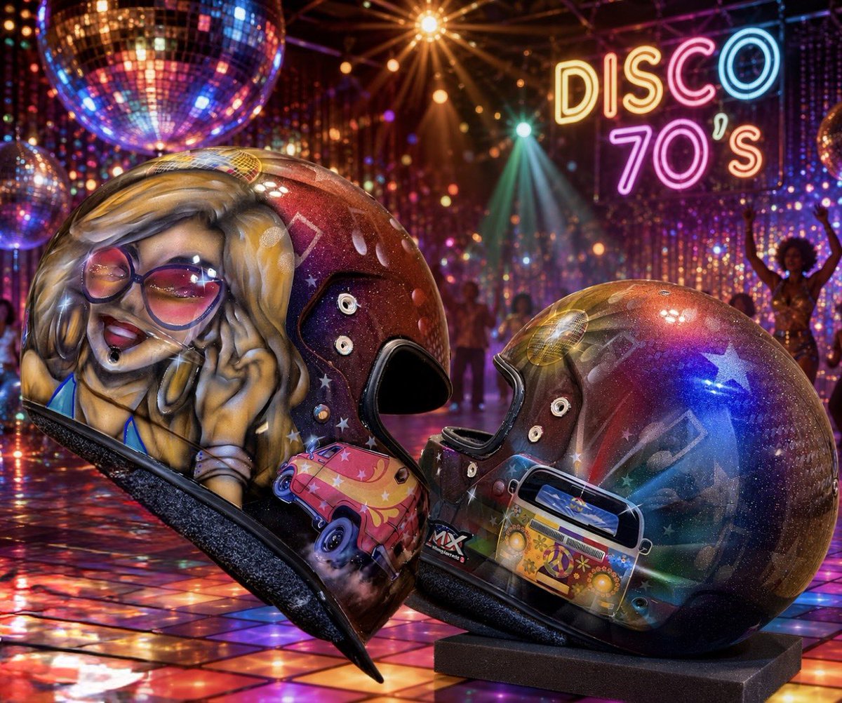 tonyjarrett67's tweet photo. Disco helmet finished! #custompaint #racinghelmets https://t.co/r1Z7l8uVU8