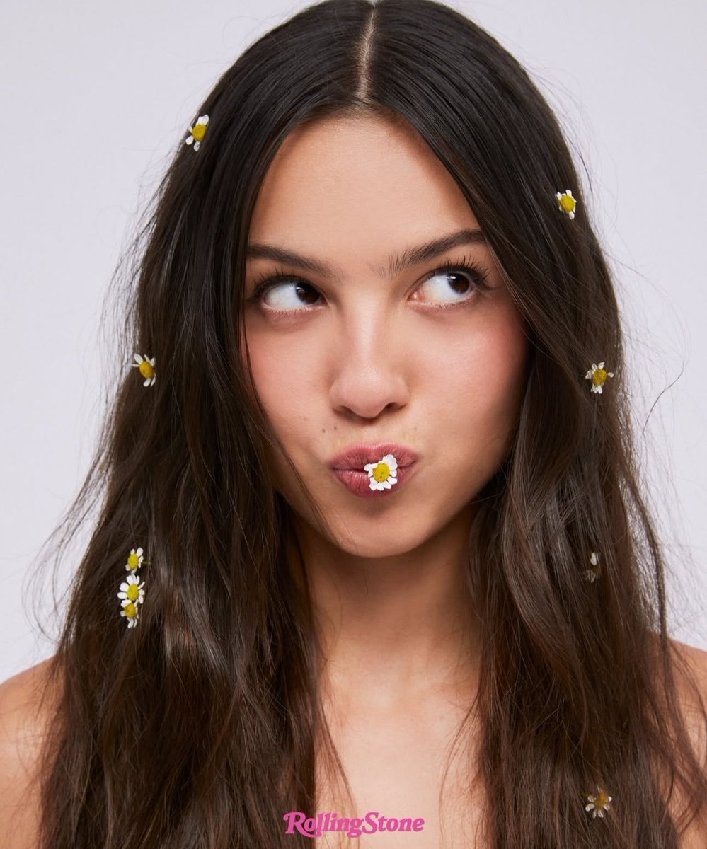 livhneybee's tweet photo. a olivia ta muito janis joplin vibes nesse photoshoot da rolling stones https://t.co/TrFxIXSliQ