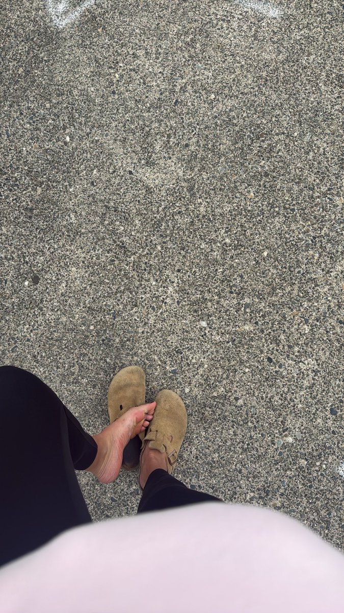 ElliePearllvgq's tweet photo. Dirty dirty feet from my clogs who wants to lick em….
#dirtyfeet #lickme #gooning #feetfetısh #feetworshi̇p #goontomyfeet https://t.co/xb2uF1VVF5