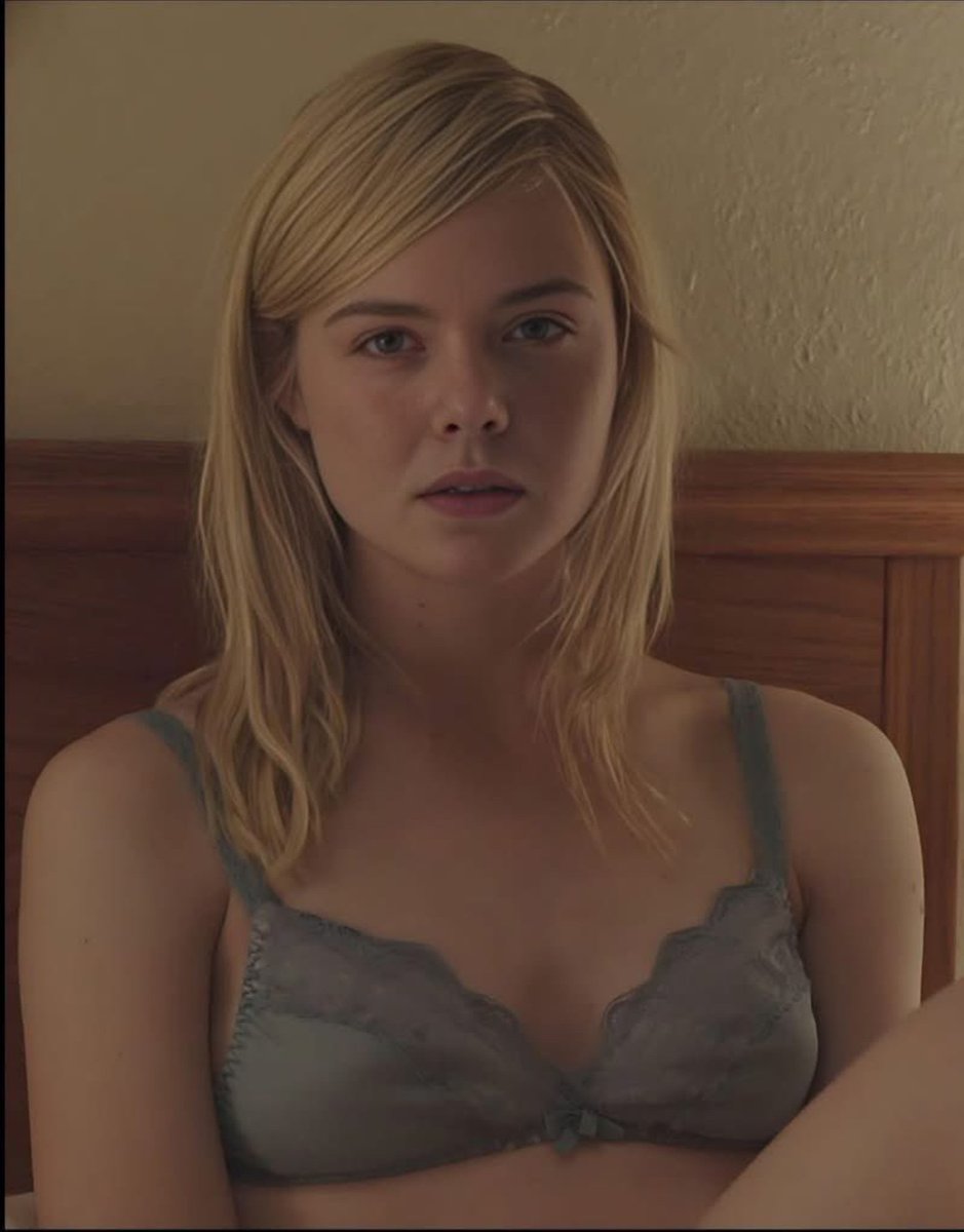 thatfamousboi's tweet photo. Elle Fanning as Julie Hamlin in '20th Century Women' (2016) https://t.co/0BRWIjvfKD