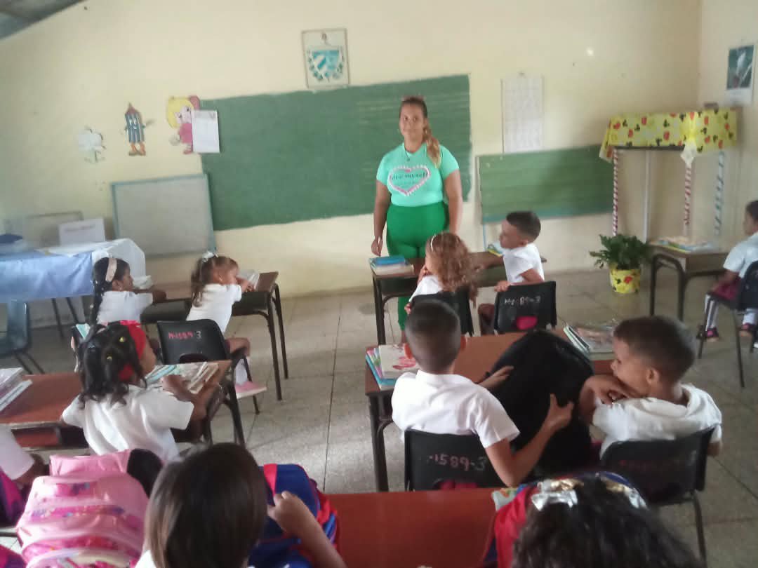 DGE_Maso's tweet photo. Nuestras escuelas de #EducaciónMasó vuelven a brillar. 

#EducaciónGranma 
#CubaMined https://t.co/7bmB9yAW1f