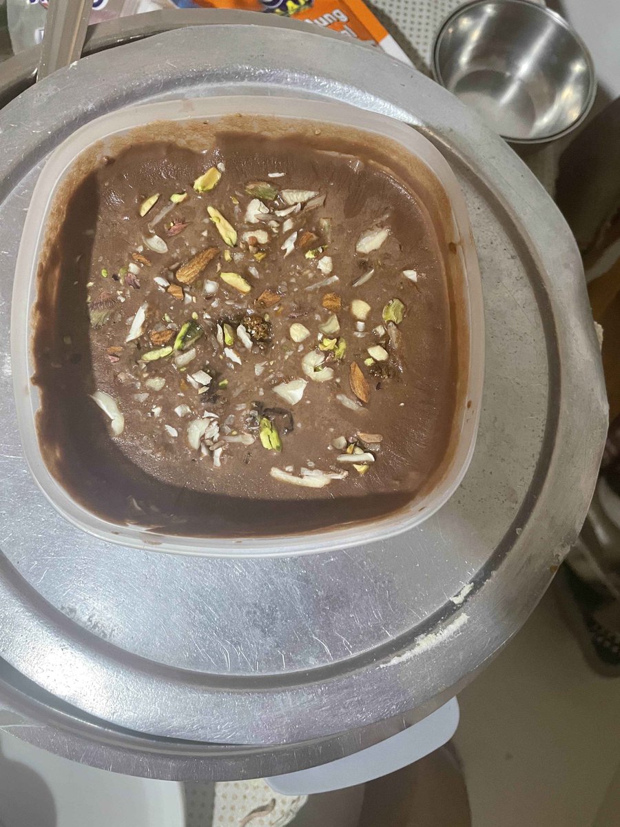 barbatain's tweet photo. Ice cream at home https://t.co/x7754Dr3Z8