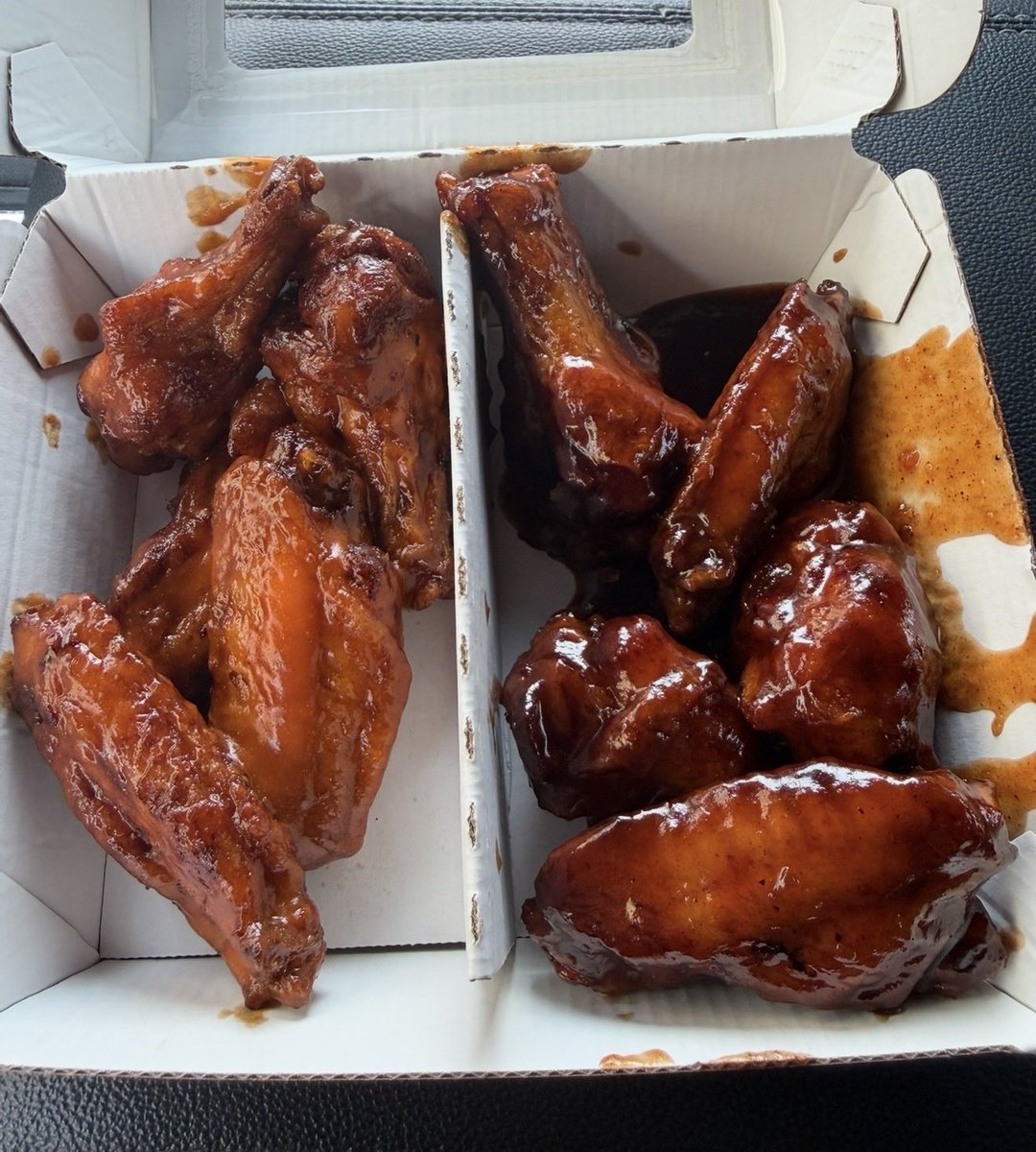 FoodPleaser's tweet photo. Wings to go 🔥 https://t.co/CSgJolC4PI