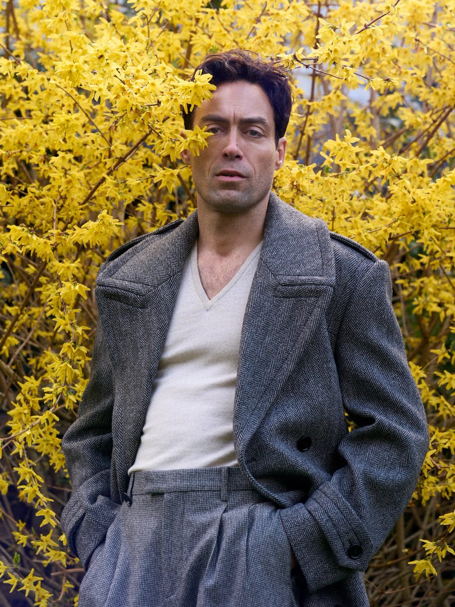RoseTylerfan200's tweet photo. So uh when we getting the Tim curry biopic? https://t.co/HalzMeTaqg