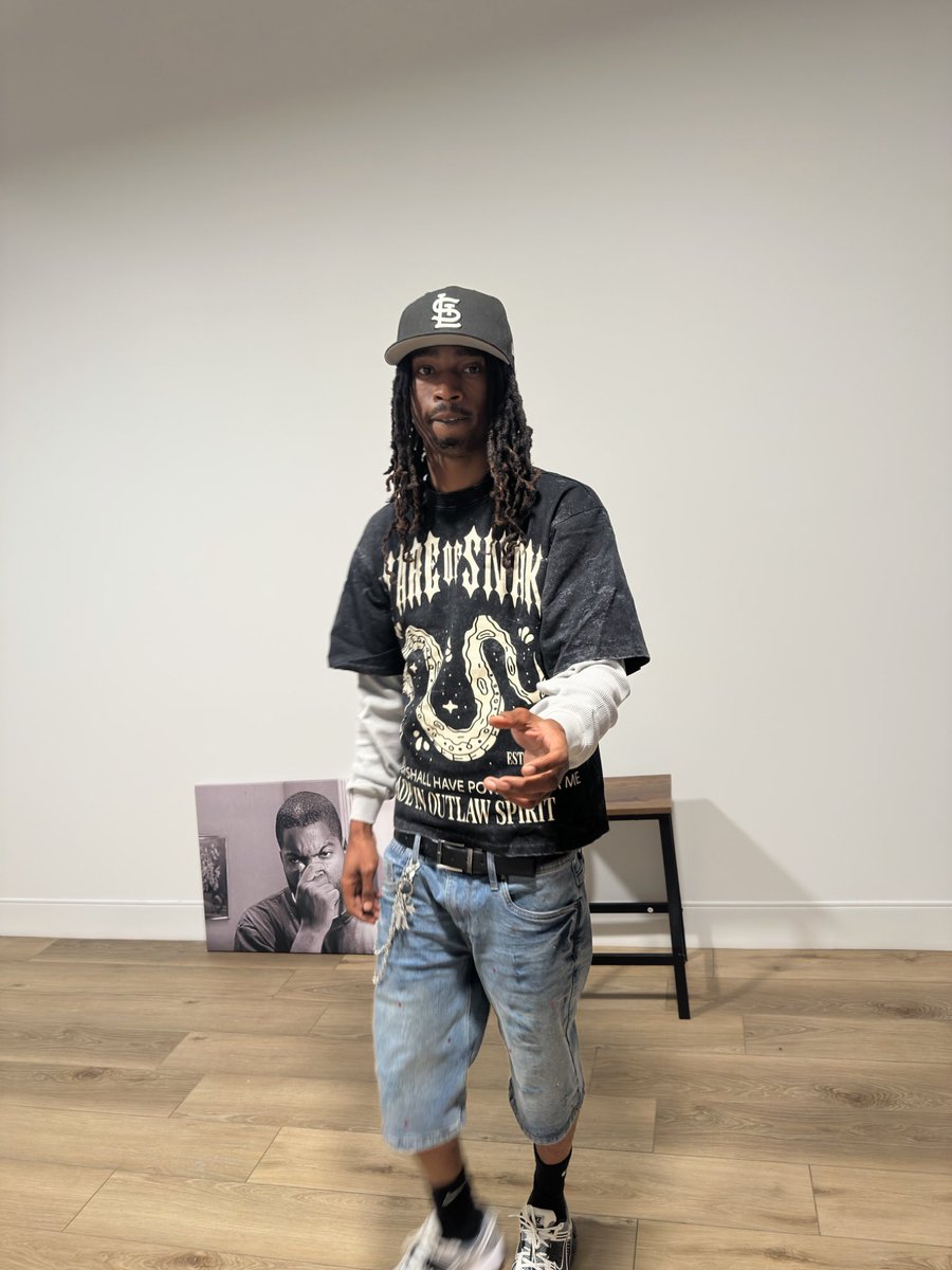 HeTrending_'s tweet photo. Im Himothy #STL https://t.co/FrPHqyyfYj