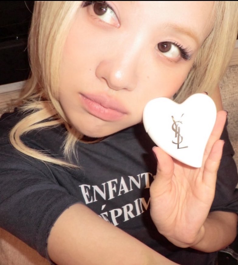rosespics's tweet photo. CUTIE https://t.co/5g9cMwFmEU