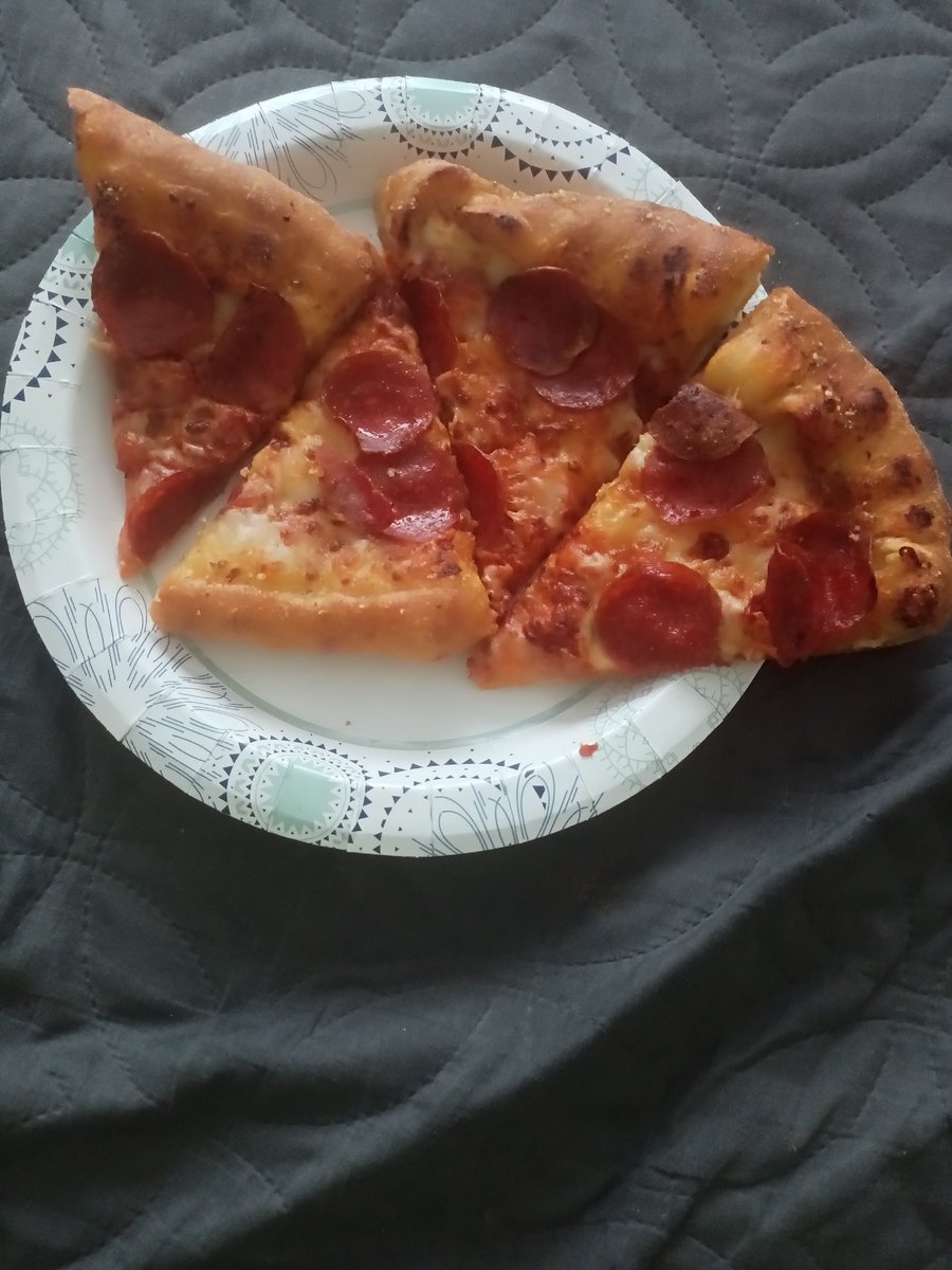 Doorsman2022's tweet photo. just got out the archives and now i got some pizza definitely worth it for the pizza https://t.co/OhdLGIExuU