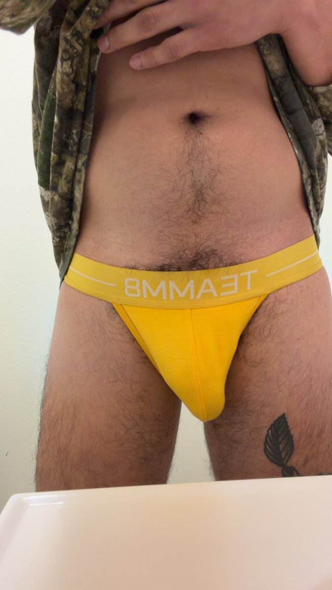 Leon_Luna_'s tweet photo. bored at work #bulge #thickthursday https://t.co/WKhHJgQcwJ