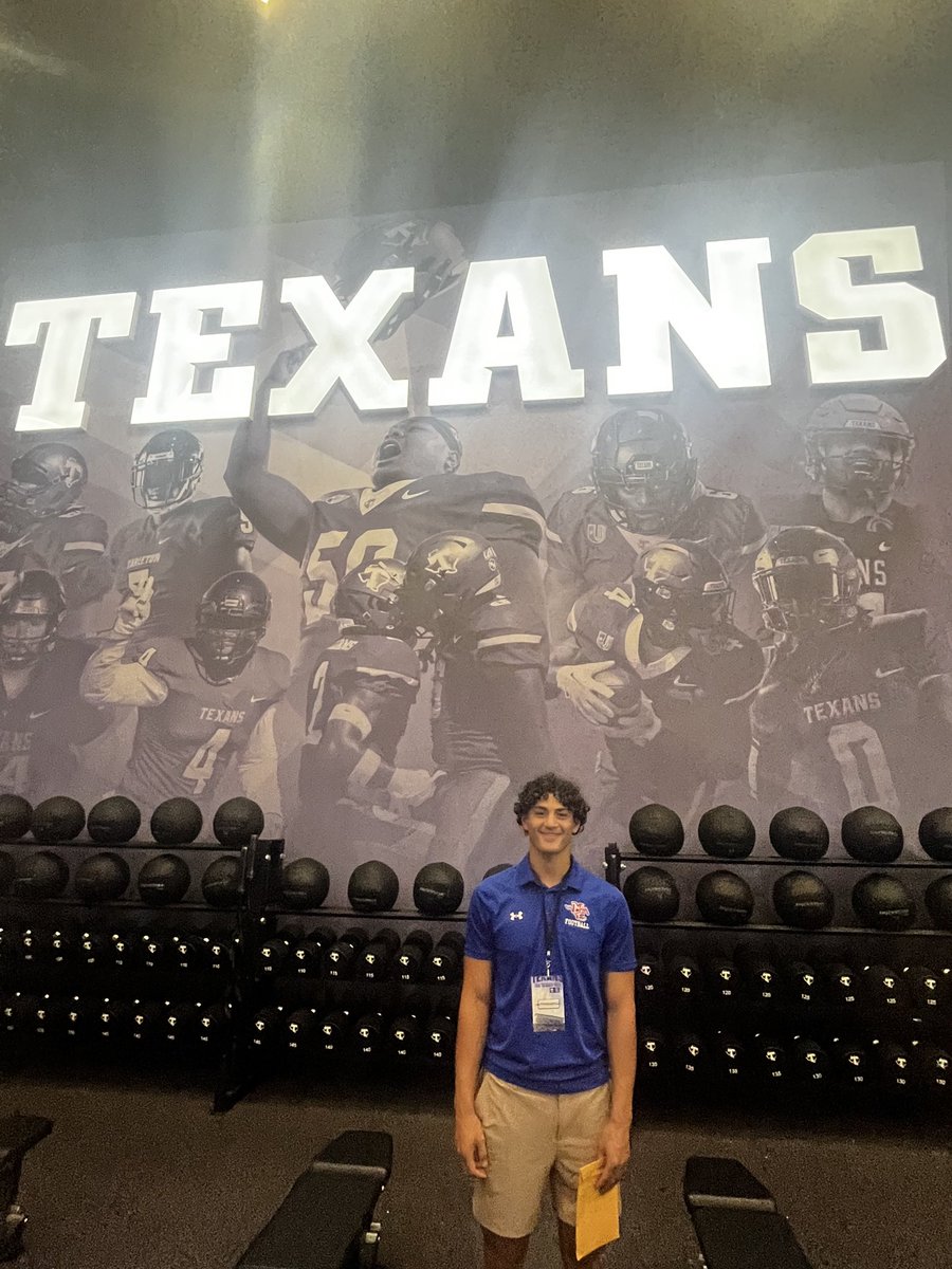 rossboys3's tweet photo. Had a great time visiting Tarleton State! Really enjoyed getting to experience the game-day atmosphere, check out the facilities, and see what Tarleton Football is all about. The environment for the Prairie View A&M game was awesome!

Thank you to @landry_tayte10 and the Tarleton staff for the hospitality and opportunity to visit. I really appreciate it!
@Coach_Benitez1 @s_franco5 @Coach_Matt_R @StonedaleChris @ChrisRossTSU @CoachDJWagner 
#TexanNation #TarletonFootball #AGTG