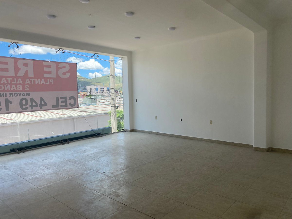 Terrekasas's tweet photo. Oficina en Renta en Zacatecas, en Col. Médicos Veterinarios, a lado de Sam´s Club, en 2do piso, con 120 m2, cuenta con entrada independiente, área común, 2 cubículos y 2 baños. Excelente ubicación de fácil acceso a Avenida García Salinas, en área con alto flujo vehicular. $15,000 https://t.co/jyQTg7A456