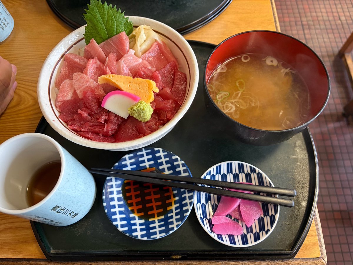 ke74a10mi's tweet photo. マグロ3種丼 https://t.co/84yujRHhhu