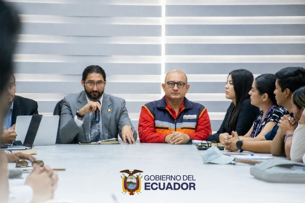 Riesgos_Ec's tweet photo. 📍 #ElOro | Machala

Fortalecemos las capacidades de  jefes políticos, tenientes políticos y comisarios sobre la Ley Integral para la Gestión de Riesgos de Desastres, el funcionamiento del COE y la gestión de alojamientos temporales

🤝 Fortalecemos la articulación institucional https://t.co/59YbQ7VSfR