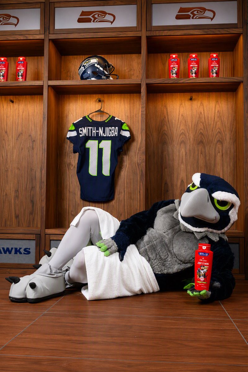 BlitzTheSeahawk's tweet photo. Feelin’ Spicy

*this scent of @OldSpice only available at Walmart https://t.co/66iWIyIKzN