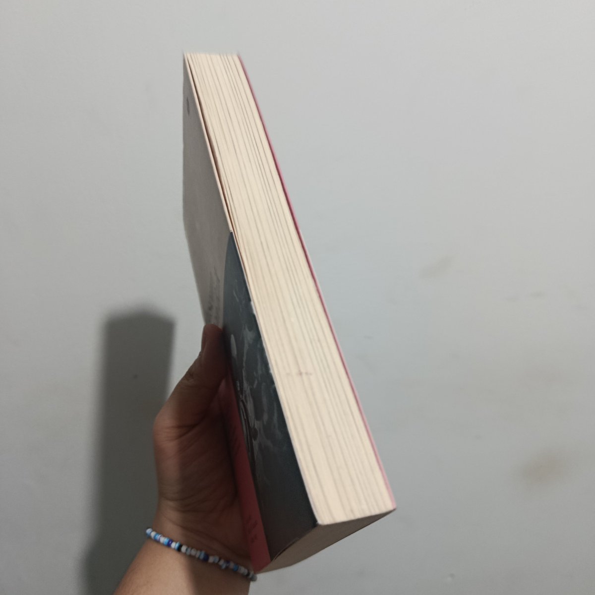 gavitwt's tweet photo. @katakataran @basebuku saya ada nih. 
65k aja bisa 🍊 tapi gak bisa free ongkir :-( pengiriman dari jakpus yaaaa!! https://t.co/syQqbNOF5o