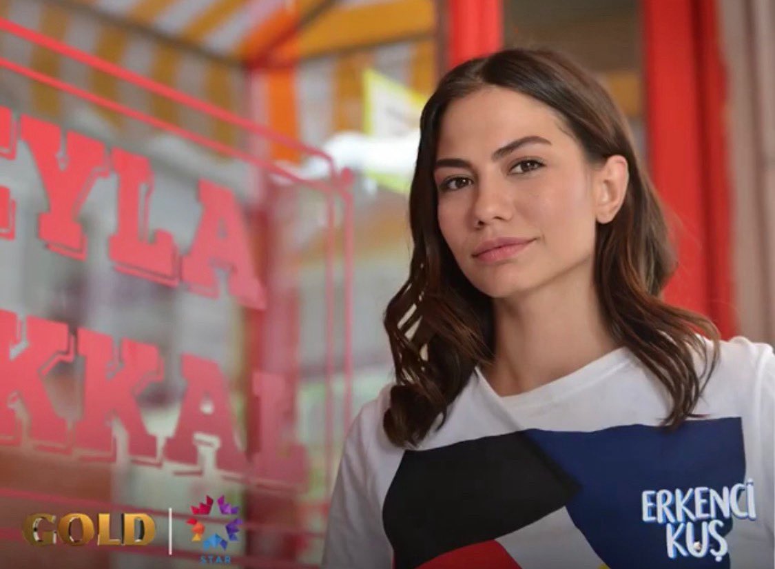 DemetOzdmrMedia's tweet photo. Global Agency, Demet Özdemir’in başrolünde yer aldığı #ErkenciKuş’un Fransa’da yayınlanacağını duyurdu📺✨
#DayDreamer #DemetÖzdemir
⬇️⬇️⬇️
🔗https://t.co/PUnKk8RJnB https://t.co/JorcnI2eRQ